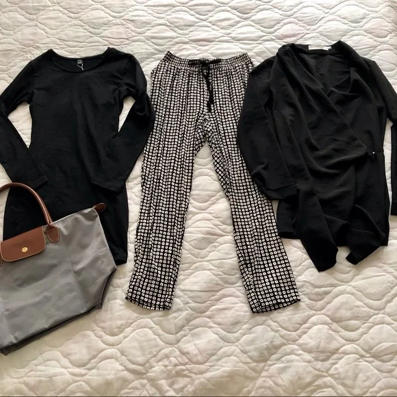 ❌DONATED❌ 8 item not so mystery box sz XS - S - Picture 10 of 12